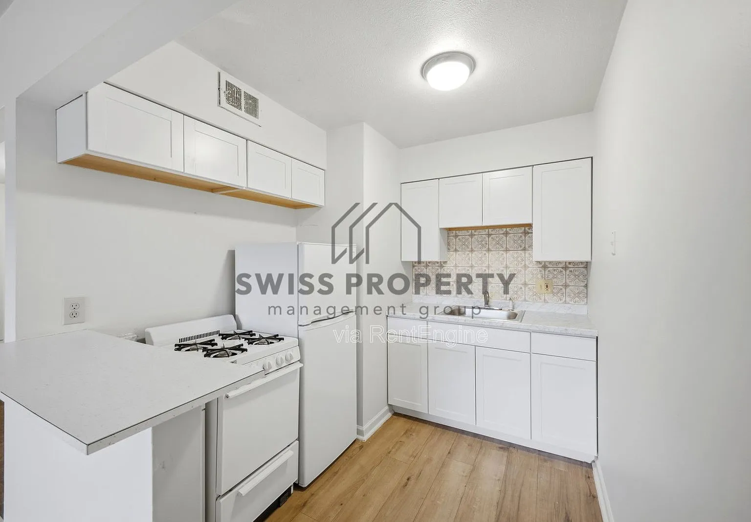 2 bed, 1.0 bath, 674 sqft, $1,000 — Photo 3