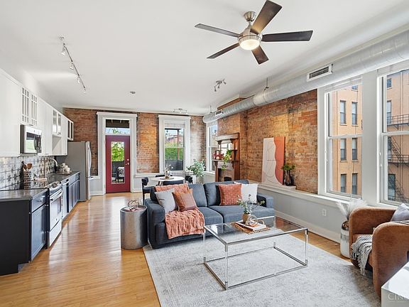 5th image of 20 12th St Unit 301