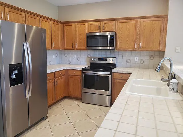 3027 N Evergreen Cir — Photo 1