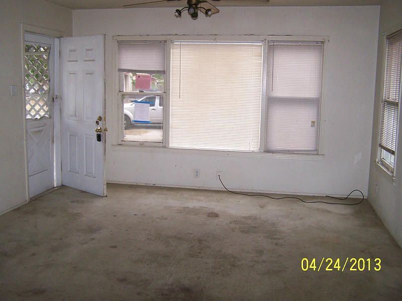 2nd image of 4946 Merrimac St