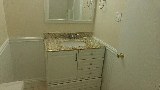 2nd Bathroom 