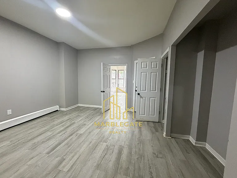 36 S 12th St #11 — Photo 7