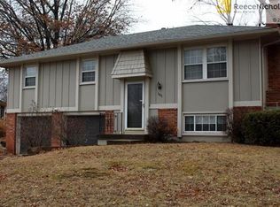 105 SE Castlerock Dr, Blue Springs, MO 64014