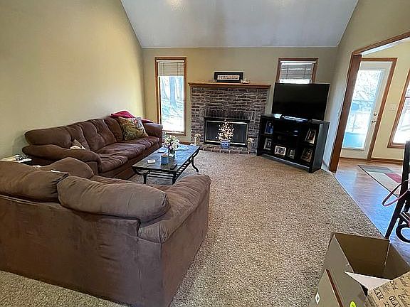 Family room w/ fireplace