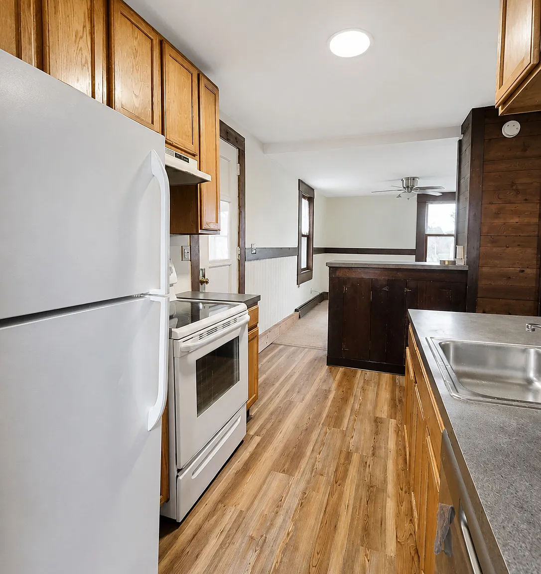 2 bed, 1.0 bath, 850 sqft, $1,600 — Photo 4
