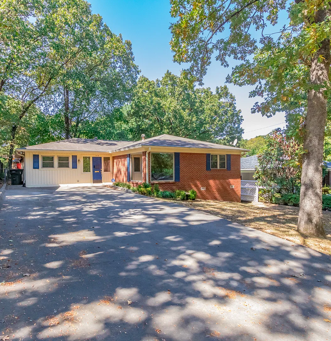 618 N Bryan St — Photo 1