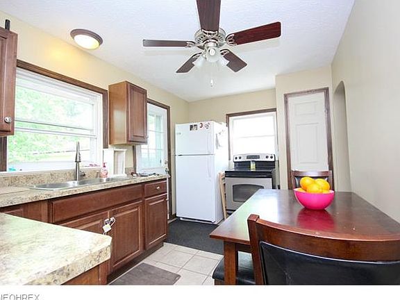 3rd image of 2775 Otter Dr