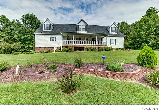 1st image of 215 Pine Knoll Trl