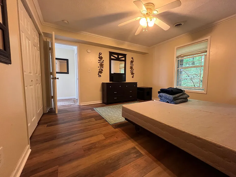 200 Stewart Ln #7