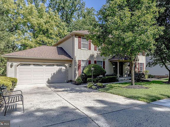 2nd image of 2812 Moores Valley Dr