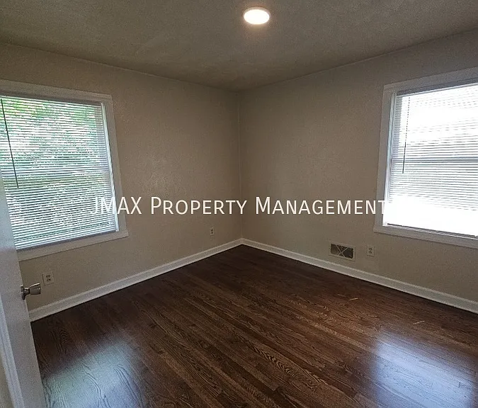 1515 Dunbar St NW — Photo 15