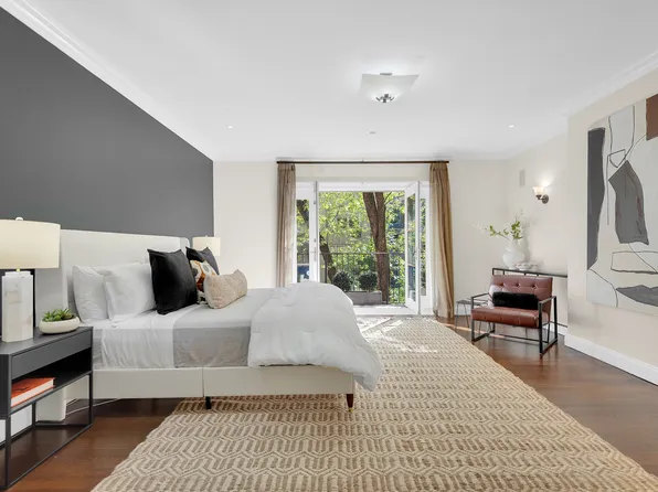 330 East 51st Street image 16 of 25