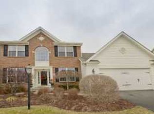 3006 Walkerview Dr, Hilliard, OH 43026