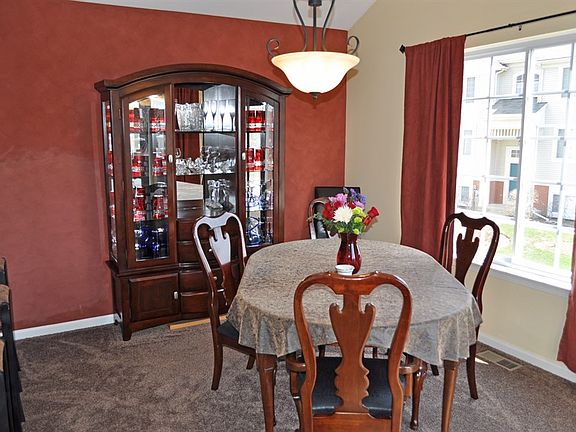 5th image of 560 Cary Woods Cir