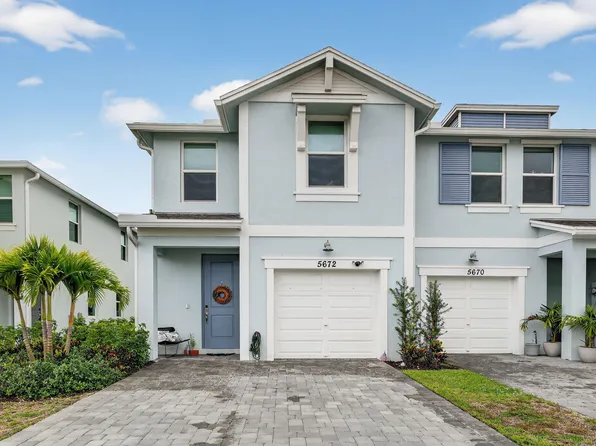 5672 SE Edgewater Circle, Stuart, FL 34997