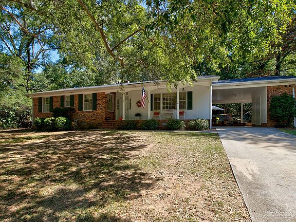 2nd image of 112 Cathcart Cir