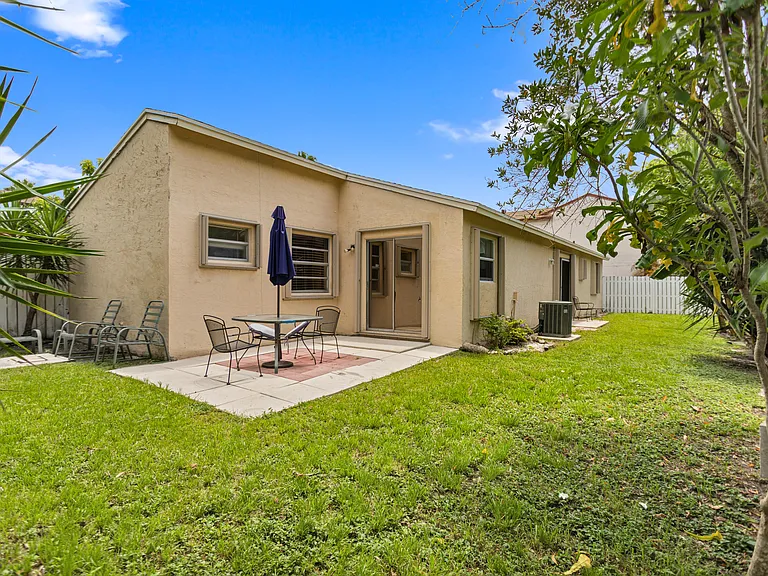 13945 Langley Pl — Photo 10