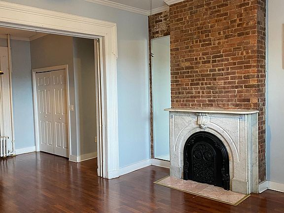 2nd image of 10 Bell Pl #3
