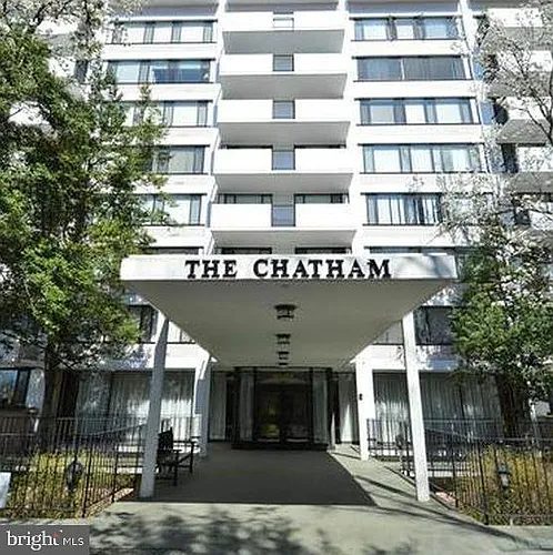 4501 Arlington Blvd #321 Photo 1