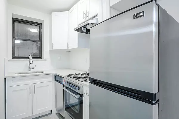 Rented by Green Leaf Management, LLC | media 15