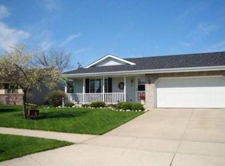 317 Rockshire Dr, Janesville, WI 53546