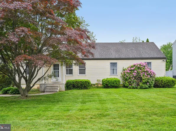 425 Arbutus Ave, Horsham, PA 19044