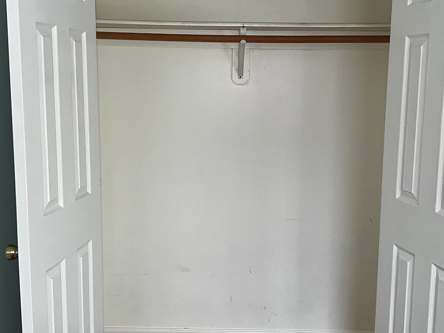 1 bed, 3225 sqft, $1,200 — Photo 2
