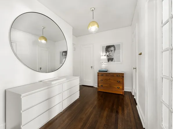 166 West 22nd Street image 3 of 10