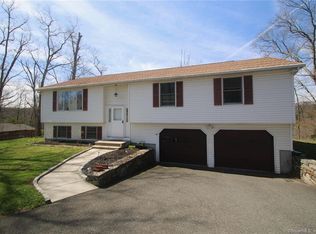34 Fairfield Dr, Southbury, CT 06488