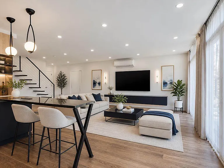 188 Freeman St #Penthouse 2 — Photo 1