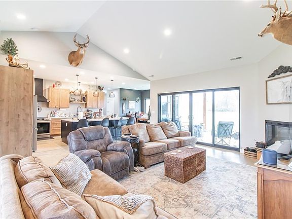 5th image of 1050 NE 175th Rd