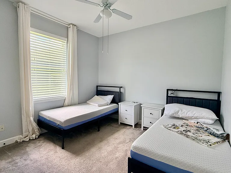 427 Tierra Verde Ln — Photo 5