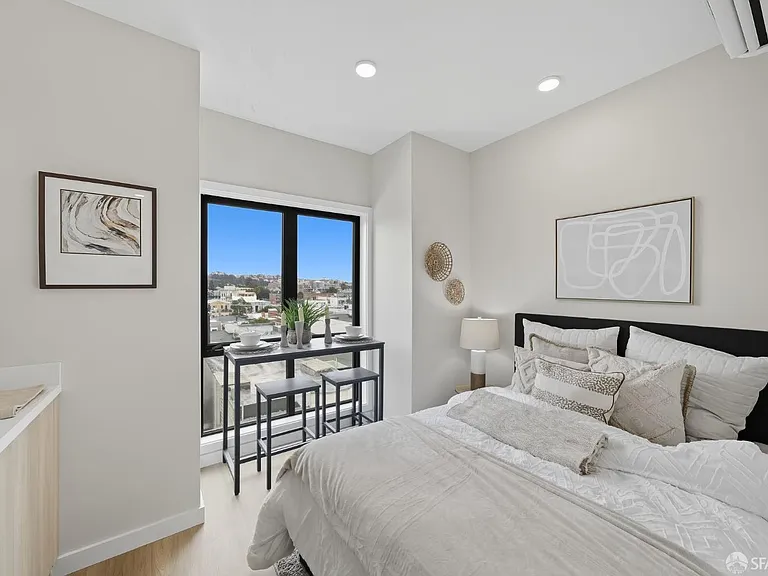 811 Valencia St #204 — Photo 3