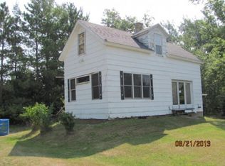 N4688 Green Valley Rd, Krakow, WI 54137