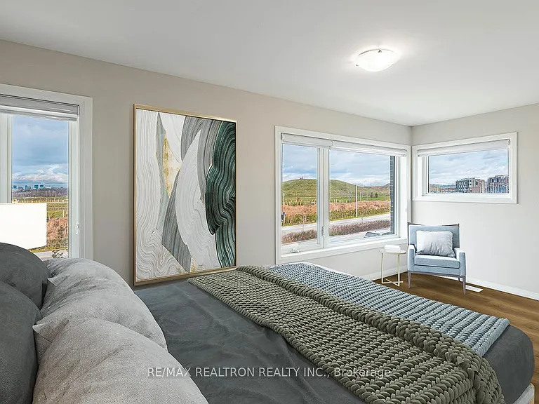 213 Downsview Park Blvd — Photo 16
