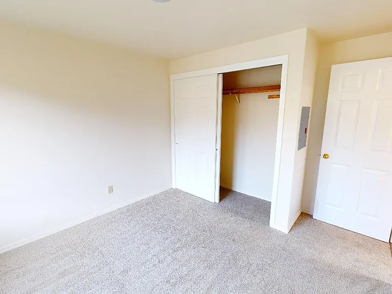 5307 Live Close To University Village And Uw! — Photo 20