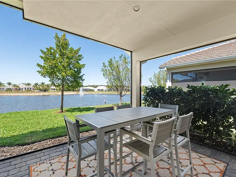 8897 Redonda Dr — Photo 18
