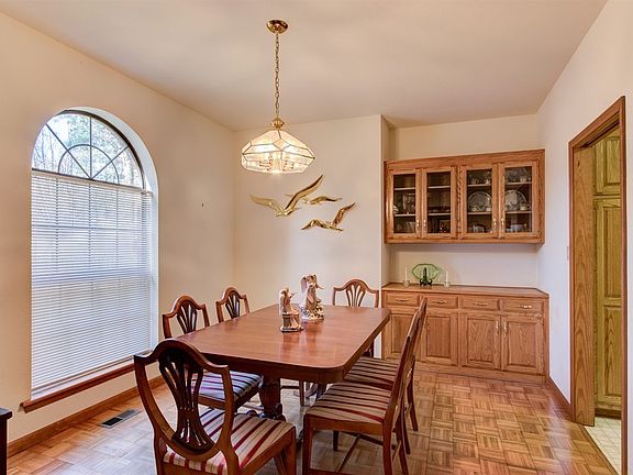 5th image of 1604 Millcreek Dr