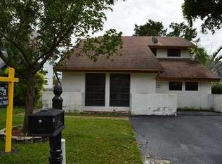 8390 SW 39th Ct, Davie, FL 33328