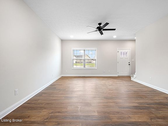 4th image of 407 Turnberry Ct