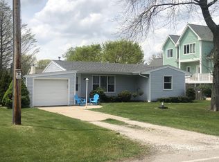 9848 Lakeshore Dr, Pleasant Prairie, WI 53158