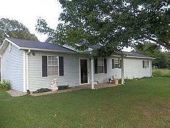 154 Christopher Dr photo 1