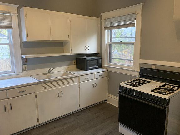 4th image of 1209 Jefferson Ave APT 2