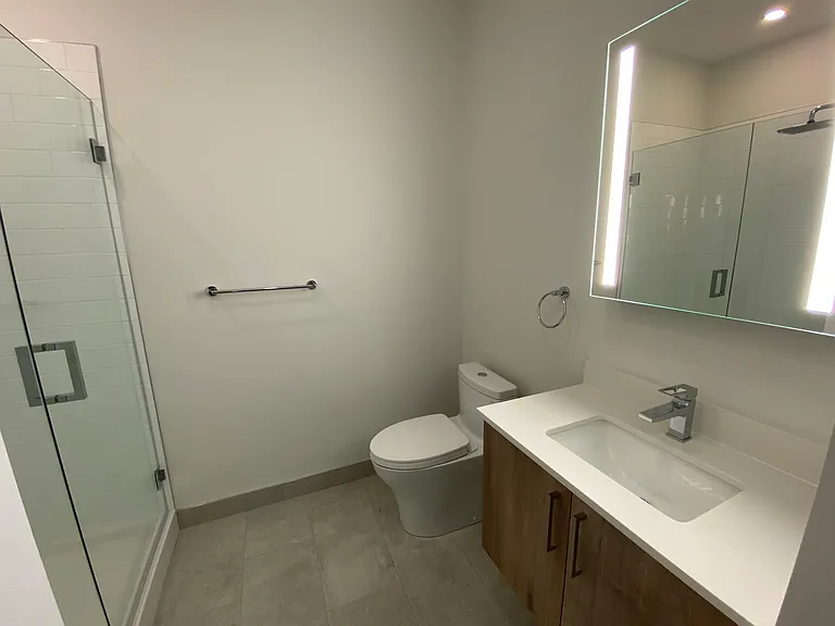 420 W Broadway #402 — Photo 4