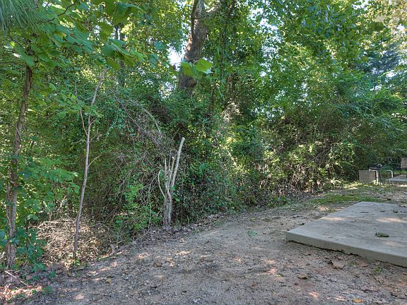 5th image of 205 Old Berzelia Rd
