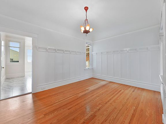 3rd image of 716 Bay St #716A