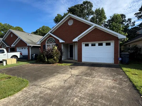 3802 Holland Ct, Phenix City, AL 36867