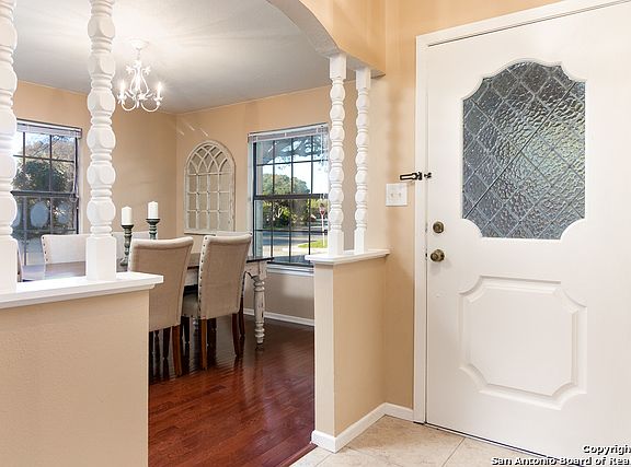 3rd image of 19511 Encino Knoll St