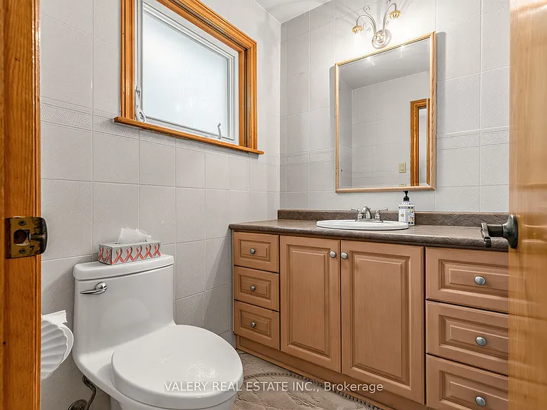 370 Maple Leaf Dr — Photo 17