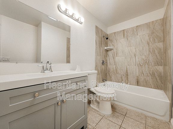 2nd image of 1045 Peach Ave Unit 2